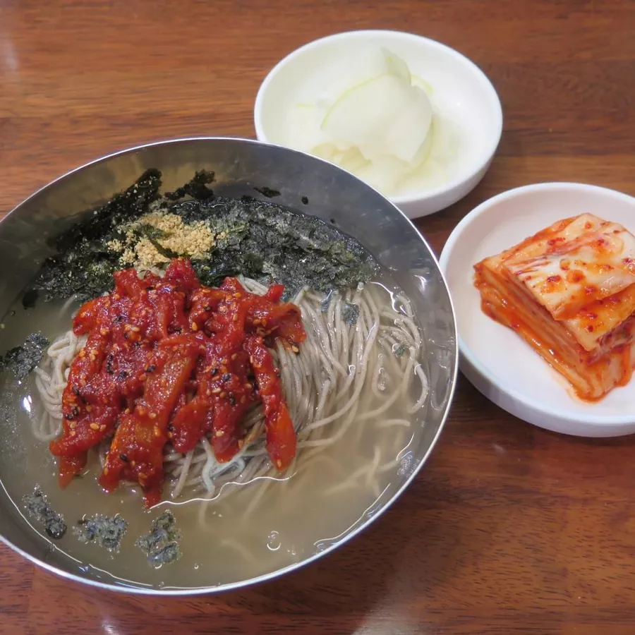 Yangyang Memil Makguksu, photo 1