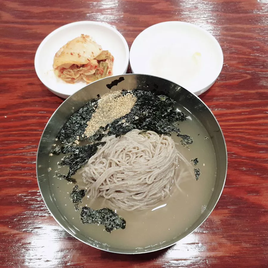 Yangyang Memil Makguksu, photo 2