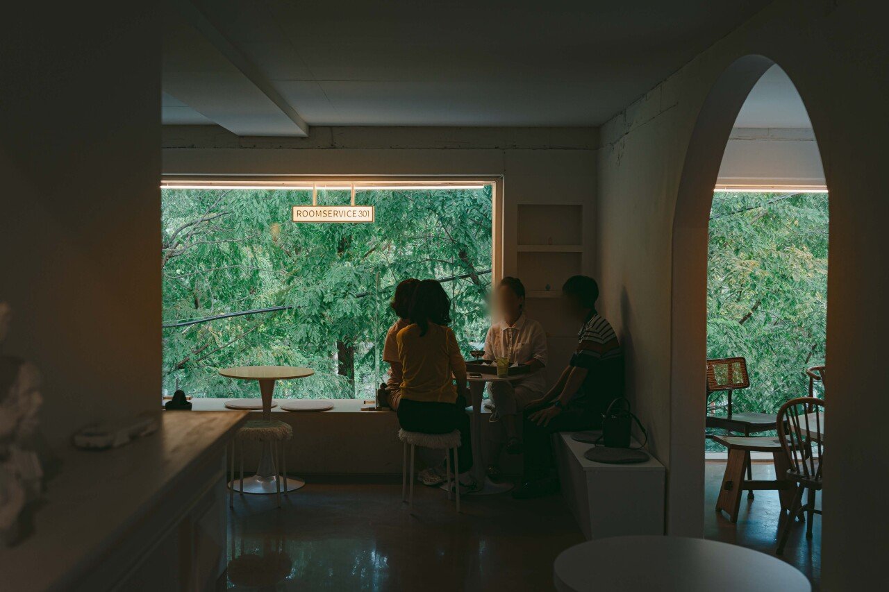 Room Service 301, photo 3