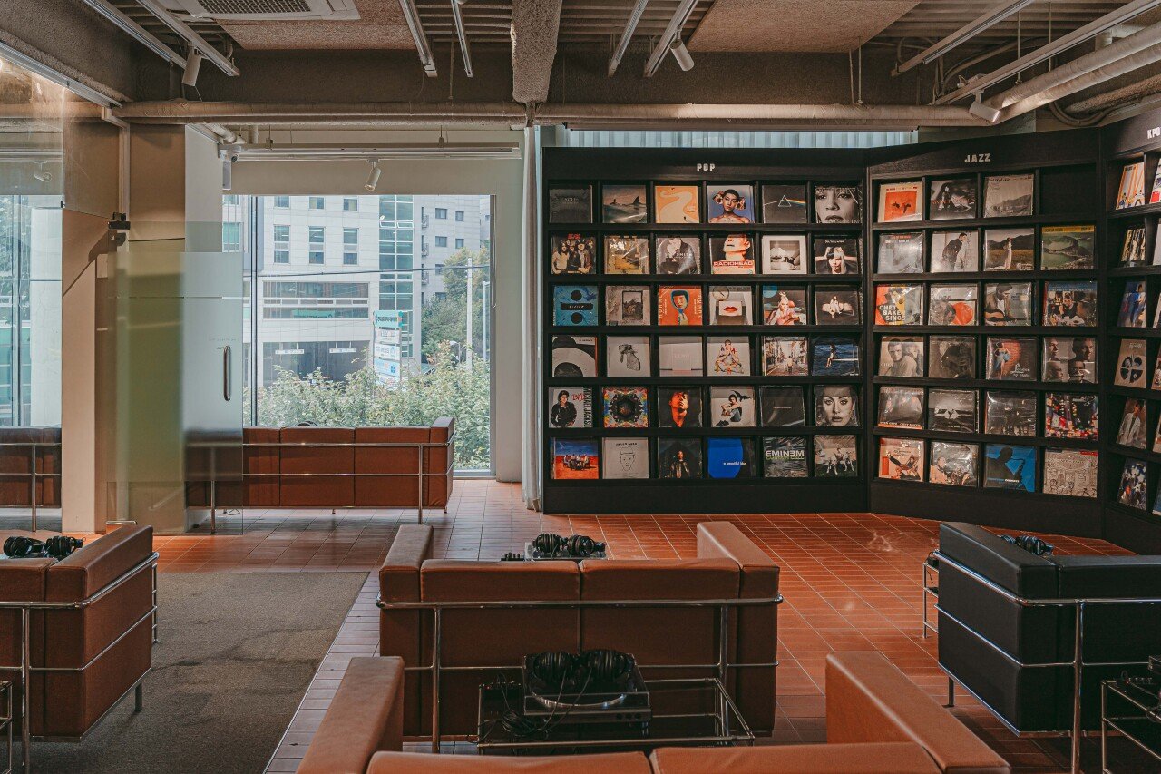 Vinyl Seongsu, photo 2
