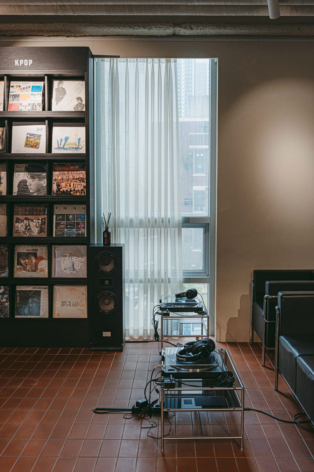 Vinyl Seongsu, photo 3