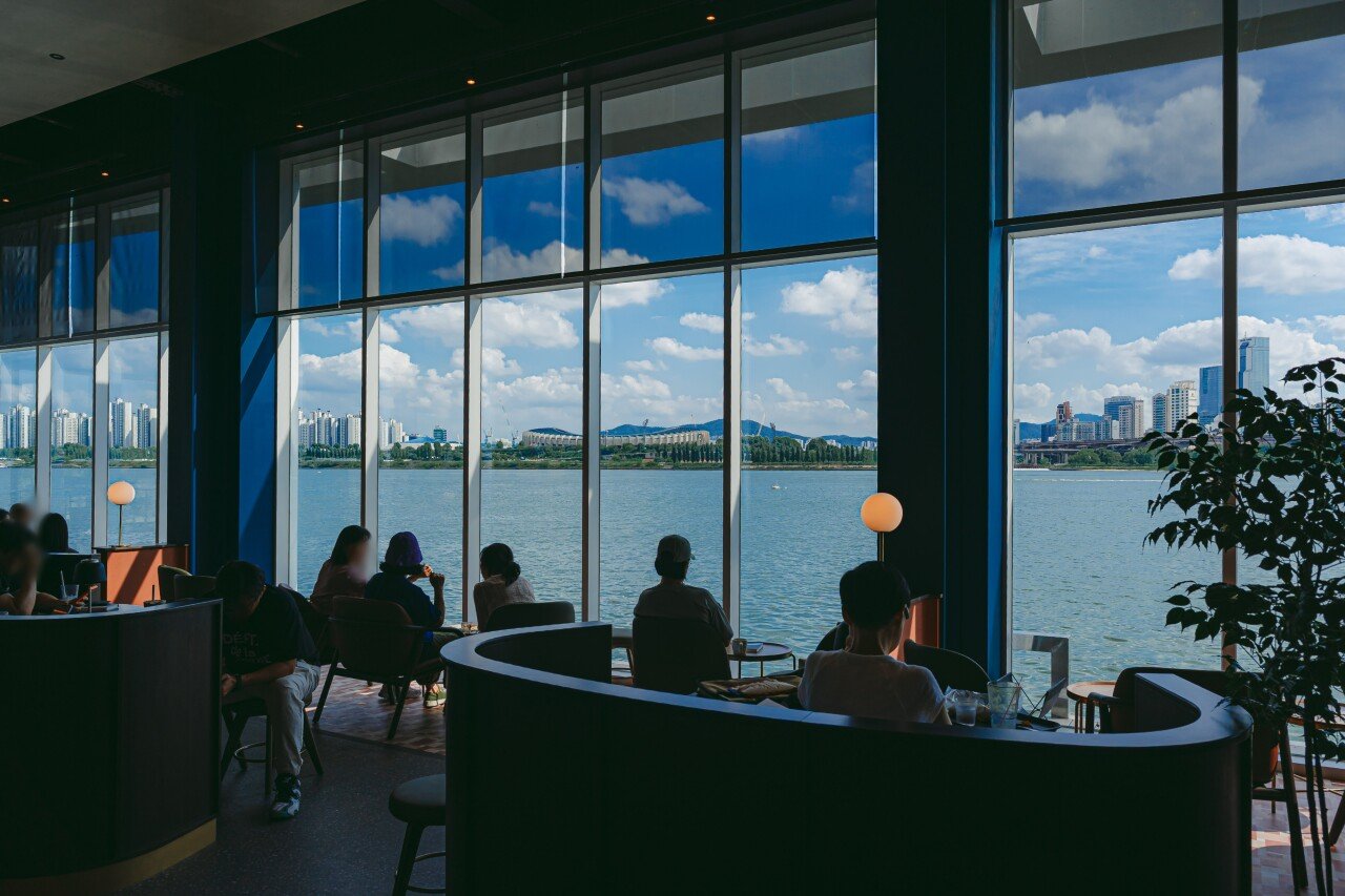 Starbucks Ttukseom Hangang Park, photo 2